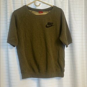 Women’s Nike Gray Short Sleeve Sweatshirt